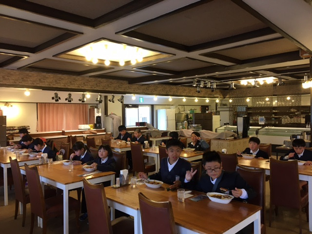修学旅行1日目〜昼食〜